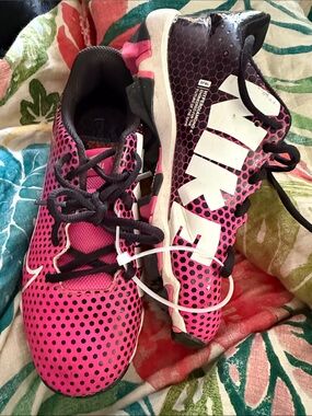 Nike Girls 4 Youth Pink and Black Soccer Shoes